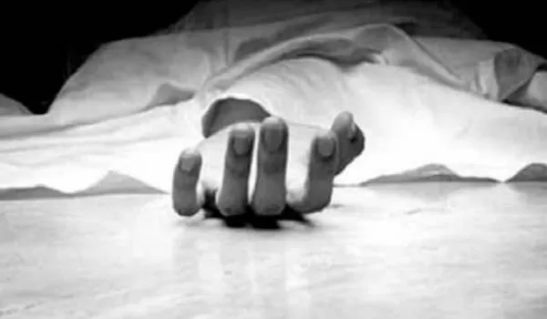 Uttar Pradesh: मैनपुरी में 19 साल की छात्रा का रेप कर की हत्या, छोटी बहन को दरवाजे पर मिली लाश